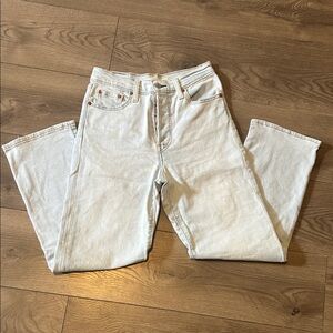 Levi's Women's Light Wash Straight Leg Jeans